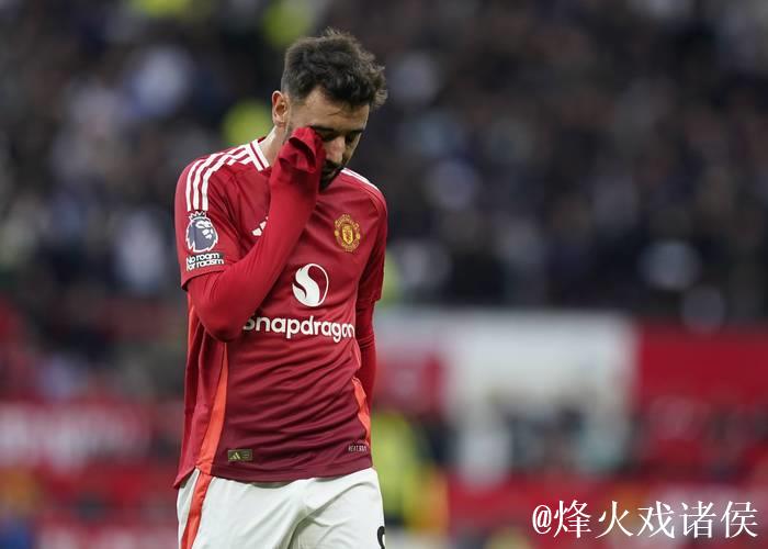 曼联爆发矛盾！阿莫林质疑青训实力，外租球员发照片回击